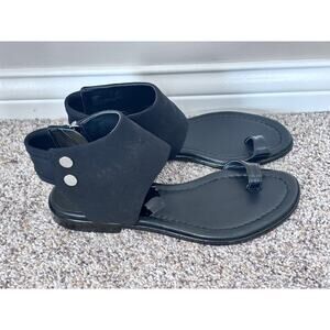 EUC Donald J Pliner black Lorel fabric cuff sandal, side zipper toe ring  sz 7.5